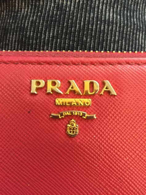 prada wallet counterfeit